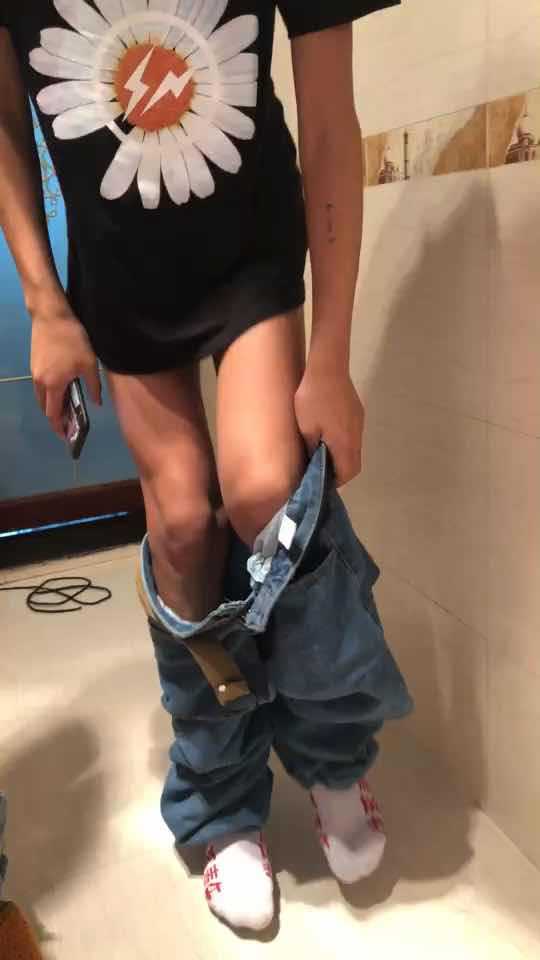 两个可爱小少年